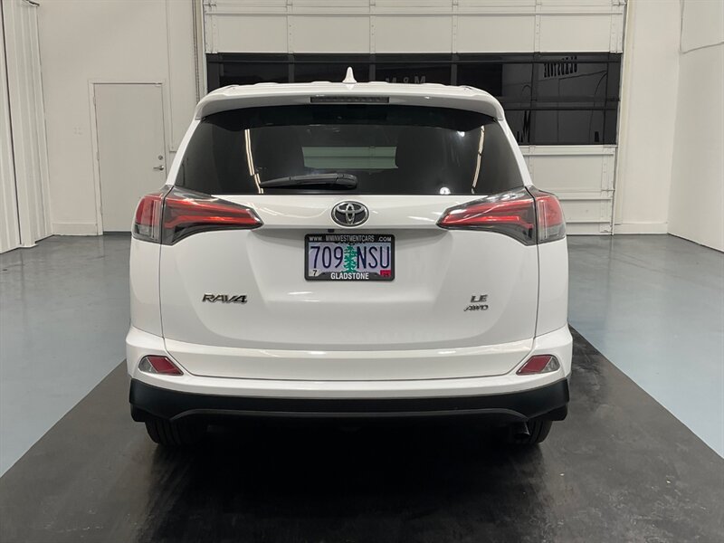 2017 Toyota RAV4 LE SUV AWD / 2.5L 4 Cyl / LOCAL / 22,000 MILES  / LOCAL RUST FREE / NEW Cond - Photo 7 - Gladstone, OR 97027