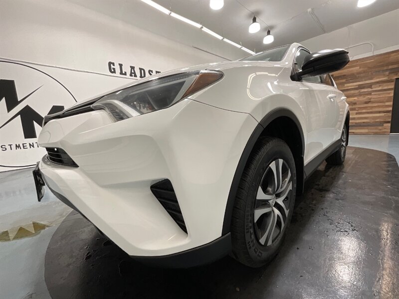 2017 Toyota RAV4 LE SUV AWD / 2.5L 4 Cyl / LOCAL / 22,000 MILES  / LOCAL RUST FREE / NEW Cond - Photo 47 - Gladstone, OR 97027