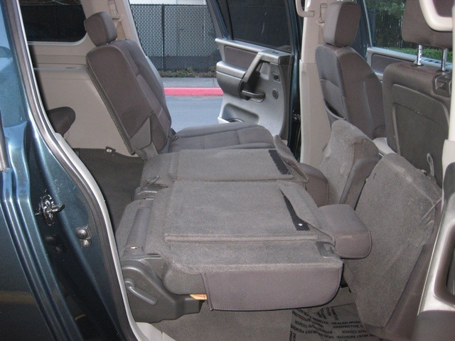 2004 Nissan Armada SE Off-Road/4WD/DVD PLAYER/3RD SEAT   - Photo 26 - Portland, OR 97217