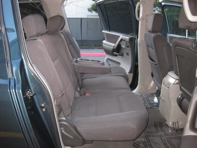 2004 Nissan Armada SE Off-Road/4WD/DVD PLAYER/3RD SEAT   - Photo 24 - Portland, OR 97217