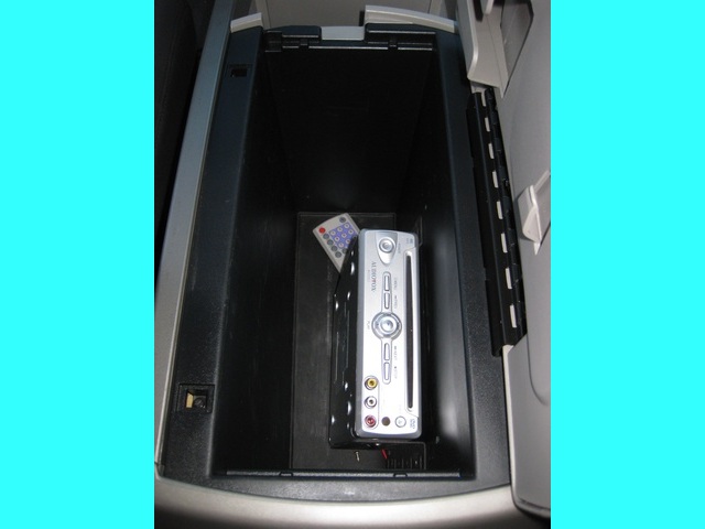 2004 Nissan Armada SE Off-Road/4WD/DVD PLAYER/3RD SEAT   - Photo 34 - Portland, OR 97217