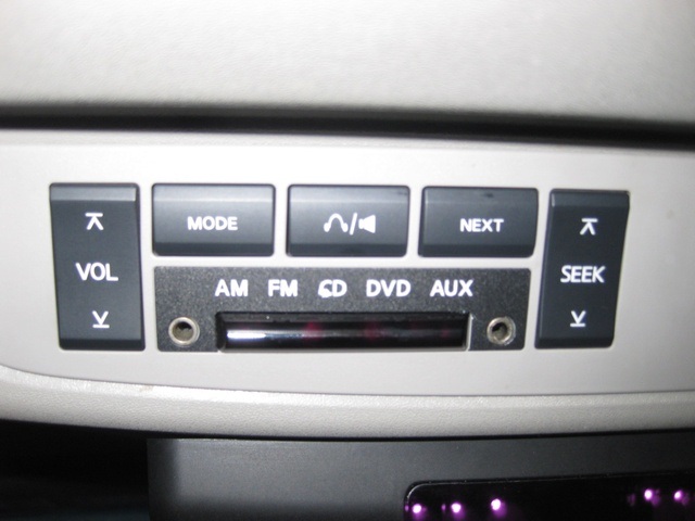 2004 Nissan Armada SE Off-Road/4WD/DVD PLAYER/3RD SEAT   - Photo 38 - Portland, OR 97217