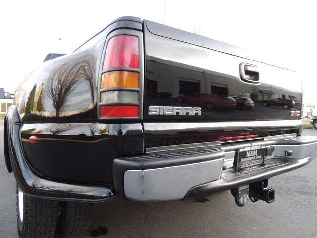 2003 GMC Sierra 3500 SLT/ 4X4 / Duramax Diesel / DUALLY / Regency PKG   - Photo 12 - Portland, OR 97217