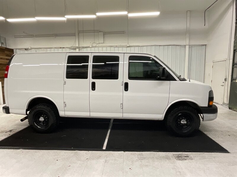 2016 GMC Savana Cargo Van 2500 / 4.8L V8 / ONLY 92,000 MILES  / BF GOODRICH TIRES / CARGO VAN / 3/4 TON - Photo 4 - Gladstone, OR 97027