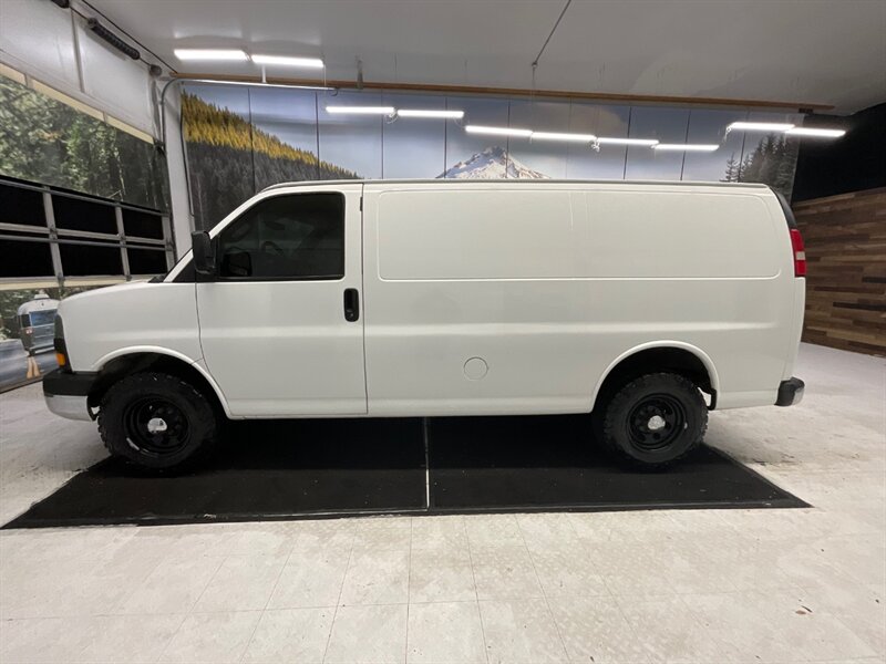 2016 GMC Savana Cargo Van 2500 / 4.8L V8 / ONLY 92,000 MILES  / BF GOODRICH TIRES / CARGO VAN / 3/4 TON - Photo 3 - Gladstone, OR 97027