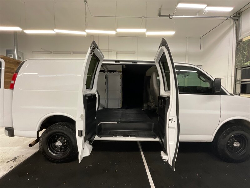 2016 GMC Savana Cargo Van 2500 / 4.8L V8 / ONLY 92,000 MILES  / BF GOODRICH TIRES / CARGO VAN / 3/4 TON - Photo 15 - Gladstone, OR 97027