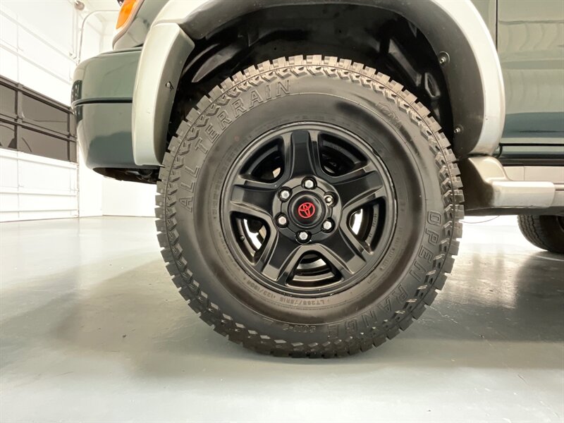 2002 Toyota 4Runner SR5 4X4 / 3.4L V6 / LIFTED /Sunroof / ZERO RUST / Sunroof / Luggage Rack / Towing Pkg / FRESH TIMING BELT SERVICE + WATER PUMP JUST DONE - Photo 23 - Gladstone, OR 97027