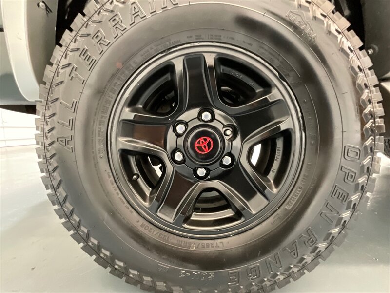 2002 Toyota 4Runner SR5 4X4 / 3.4L V6 / LIFTED /Sunroof / ZERO RUST / Sunroof / Luggage Rack / Towing Pkg / FRESH TIMING BELT SERVICE + WATER PUMP JUST DONE - Photo 39 - Gladstone, OR 97027