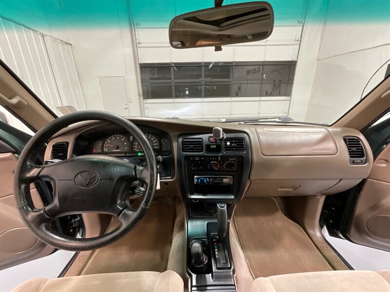 2002 Toyota 4Runner SR5 4X4 / 3.4L V6 / LIFTED /Sunroof / ZERO RUST / Sunroof / Luggage Rack / Towing Pkg / FRESH TIMING BELT SERVICE + WATER PUMP JUST DONE - Photo 34 - Gladstone, OR 97027