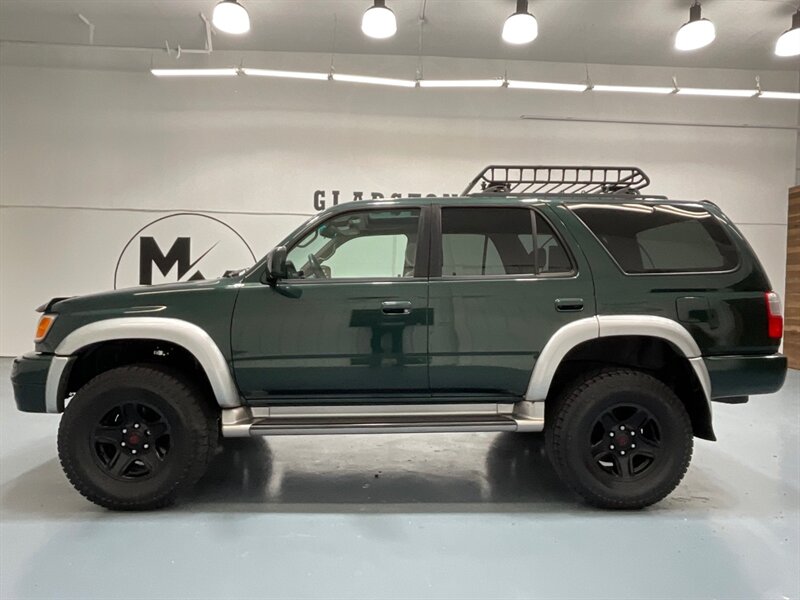 2002 Toyota 4Runner SR5 4X4 / 3.4L V6 / LIFTED /Sunroof / ZERO RUST / Sunroof / Luggage Rack / Towing Pkg / FRESH TIMING BELT SERVICE + WATER PUMP JUST DONE - Photo 3 - Gladstone, OR 97027