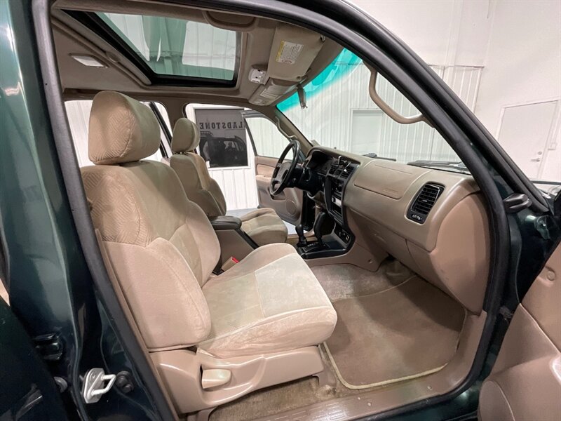 2002 Toyota 4Runner SR5 4X4 / 3.4L V6 / LIFTED /Sunroof / ZERO RUST / Sunroof / Luggage Rack / Towing Pkg / FRESH TIMING BELT SERVICE + WATER PUMP JUST DONE - Photo 13 - Gladstone, OR 97027