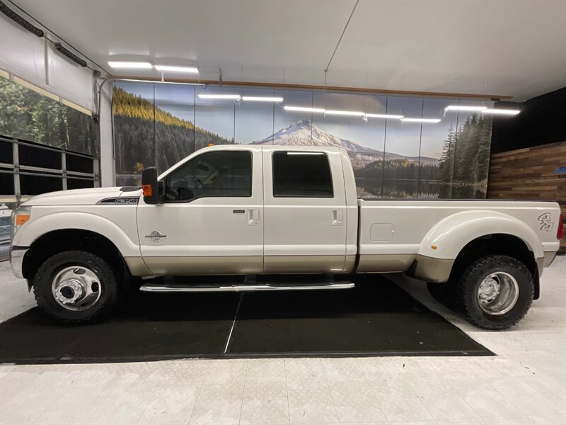 2011 Ford F-350 Lariat Unlimited Pkg 4X4 / 6.7L DIESEL / DUALLY  / Leather w. Heated & Cooled Seats / Navigation & Backup Camera / RUST FREE / 93,000 MILES - Photo 3 - Gladstone, OR 97027