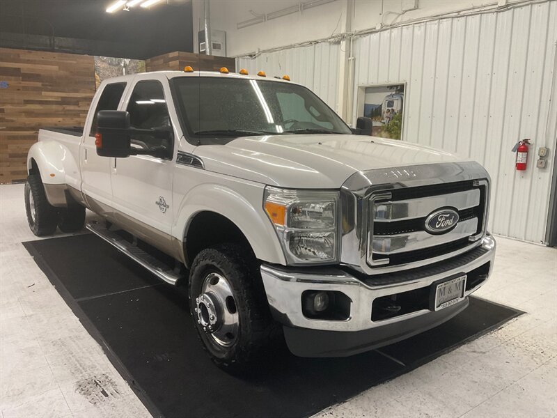 2011 Ford F-350 Lariat Unlimited Pkg 4X4 / 6.7L DIESEL / DUALLY  / Leather w. Heated & Cooled Seats / Navigation & Backup Camera / RUST FREE / 93,000 MILES - Photo 2 - Gladstone, OR 97027