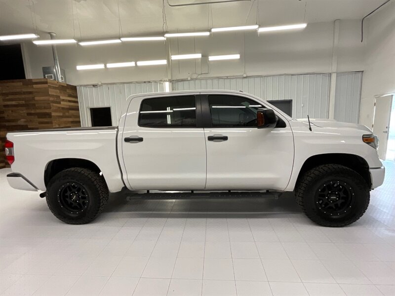 2018 Toyota Tundra 4x4 SR5 4dr Crew Max / TRD / 5.7L V8 / 1-OWNER ...