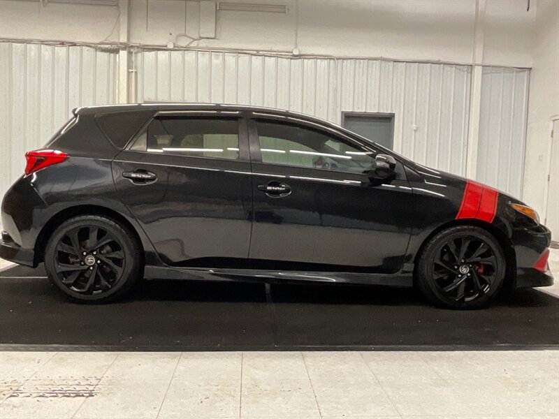 2018 Toyota Corolla iM Hatchback / 1.8L 4Cyl / Backup Camera / SPORT !  / Local Oregon Car / Excellent condition / Sharp & Clean ! - Photo 4 - Gladstone, OR 97027