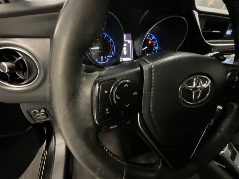 2018 Toyota Corolla iM Hatchback / 1.8L 4Cyl / Backup Camera / SPORT !  / Local Oregon Car / Excellent condition / Sharp & Clean ! - Photo 26 - Gladstone, OR 97027