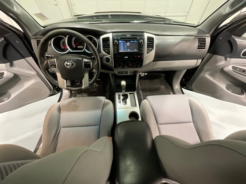 2013 Toyota Tacoma V6 Double Cab 4X4 / TRD OFF ROAD / REAR DIFF LOCK  / LOCAL OREGON TRUCK / ZERO RUST / Backup Camera / Sunroof - Photo 37 - Gladstone, OR 97027