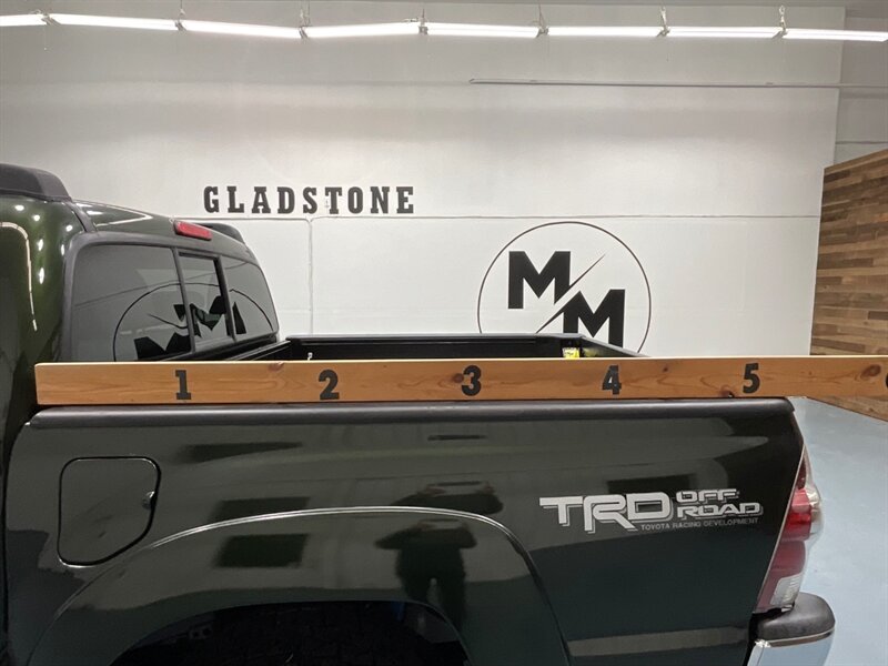 2013 Toyota Tacoma V6 Double Cab 4X4 / TRD OFF ROAD / REAR DIFF LOCK  / LOCAL OREGON TRUCK / ZERO RUST / Backup Camera / Sunroof - Photo 9 - Gladstone, OR 97027