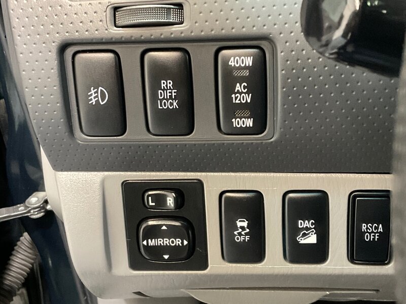 2013 Toyota Tacoma V6 Double Cab 4X4 / TRD OFF ROAD / REAR DIFF LOCK  / LOCAL OREGON TRUCK / ZERO RUST / Backup Camera / Sunroof - Photo 20 - Gladstone, OR 97027