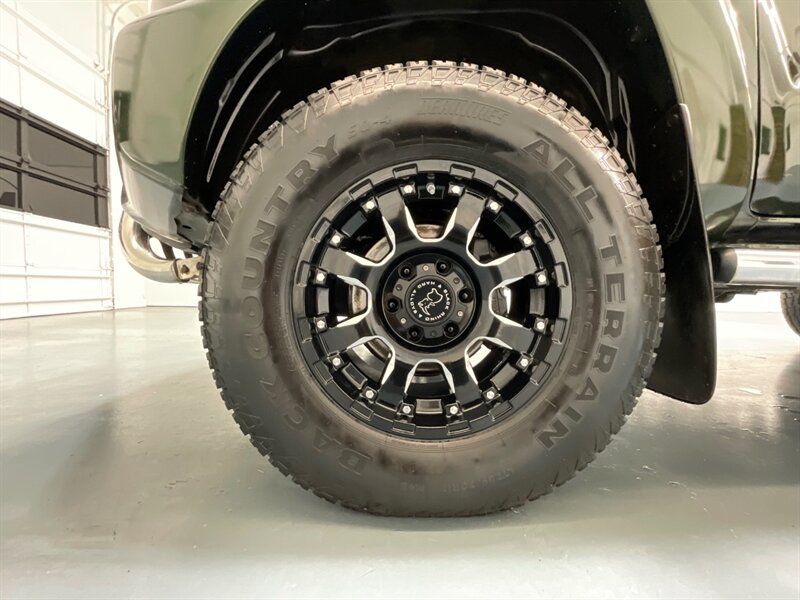 2013 Toyota Tacoma V6 Double Cab 4X4 / TRD OFF ROAD / REAR DIFF LOCK  / LOCAL OREGON TRUCK / ZERO RUST / Backup Camera / Sunroof - Photo 23 - Gladstone, OR 97027