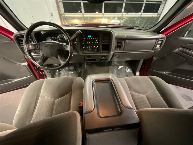 2006 Chevrolet Silverado 2500 LT Crew Cab 4X4 / 6.6L DURAMAX DIESEL /126,000 MIL  LOCAL OREGON TRUCK / RUST FREE / NEW TIRES / SHARP & CLEAN!! - Photo 32 - Gladstone, OR 97027