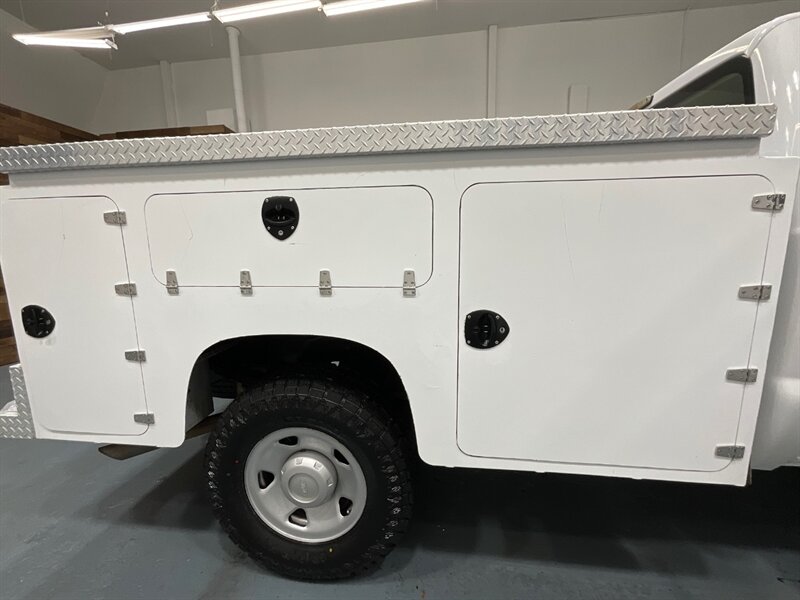 2008 Ford F-250 4x4 / Utility Bed / XL / 5.4L V8 / 69K MILES / ZERO RUST / Towing Pkg / Utility Bed - Photo 13 - Gladstone, OR 97027