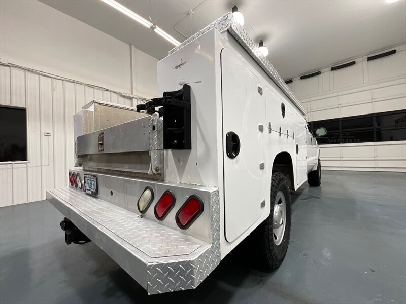 2008 Ford F-250 4x4 / Utility Bed / XL / 5.4L V8 / 69K MILES / ZERO RUST / Towing Pkg / Utility Bed - Photo 27 - Gladstone, OR 97027