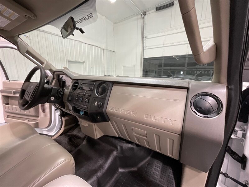 2008 Ford F-250 4x4 / Utility Bed / XL / 5.4L V8 / 69K MILES / ZERO RUST / Towing Pkg / Utility Bed - Photo 37 - Gladstone, OR 97027