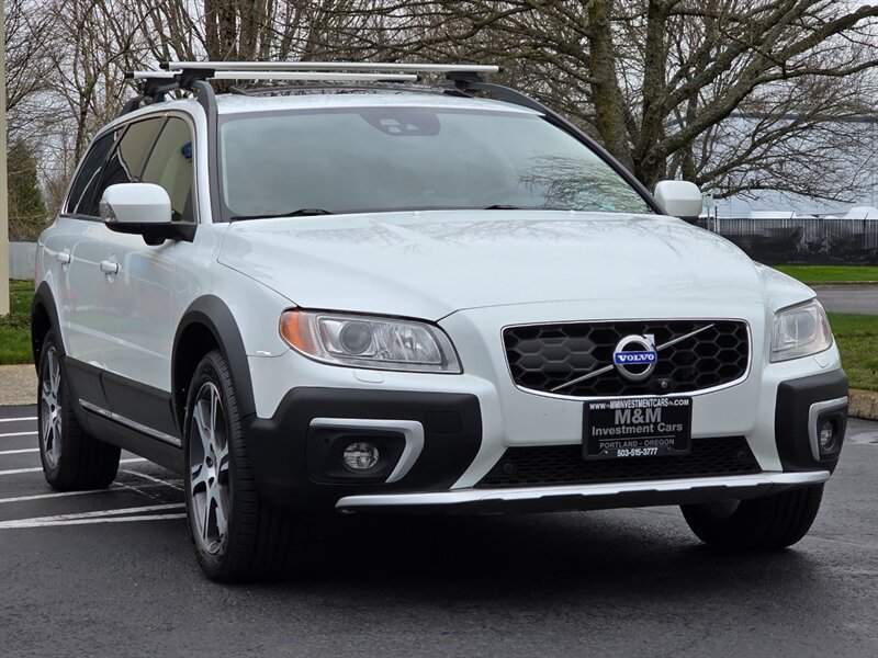 2015 Volvo XC70 T6 Platinum Cross Country AWD EVERY OPTION POSIBLE  / LEATHER / BLIS / ADAPTIVE CRUISE / LANE ALERT / NAV / CAM - Photo 2 - Portland, OR 97217
