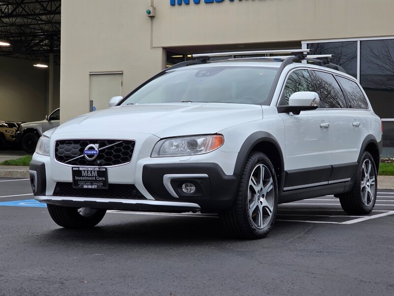 2015 Volvo XC70 T6 Platinum Cross Country AWD EVERY OPTION POSIBLE  / LEATHER / BLIS / ADAPTIVE CRUISE / LANE ALERT / NAV / CAM - Photo 1 - Portland, OR 97217