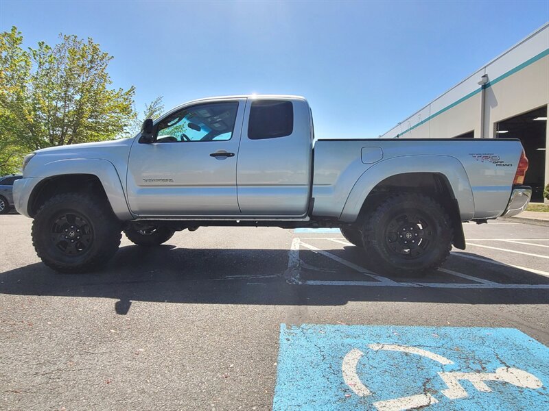 2007 Toyota Tacoma 4X4 / V6 4.0L / TRD OFF ROAD / REAR DIFF LOCK /  / 6 SPEED MANUAL / LIFTED !!! - Photo 3 - Portland, OR 97217