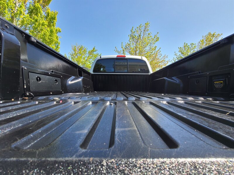 2007 Toyota Tacoma 4X4 / V6 4.0L / TRD OFF ROAD / REAR DIFF LOCK /  / 6 SPEED MANUAL / LIFTED !!! - Photo 44 - Portland, OR 97217