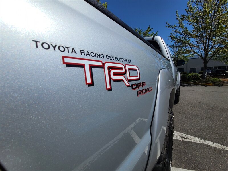 2007 Toyota Tacoma 4X4 / V6 4.0L / TRD OFF ROAD / REAR DIFF LOCK /  / 6 SPEED MANUAL / LIFTED !!! - Photo 23 - Portland, OR 97217