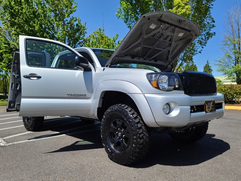 2007 Toyota Tacoma 4X4 / V6 4.0L / TRD OFF ROAD / REAR DIFF LOCK /  / 6 SPEED MANUAL / LIFTED !!! - Photo 29 - Portland, OR 97217