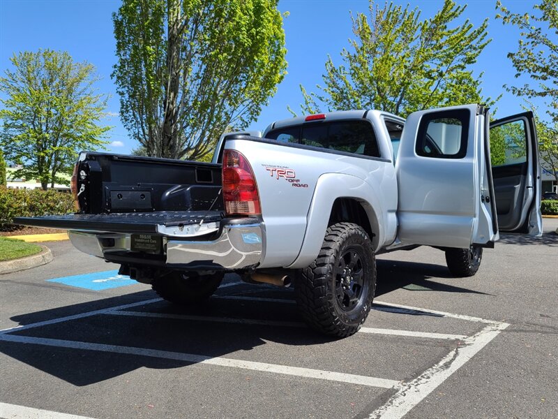 2007 Toyota Tacoma 4X4 / V6 4.0L / TRD OFF ROAD / REAR DIFF LOCK /  / 6 SPEED MANUAL / LIFTED !!! - Photo 28 - Portland, OR 97217