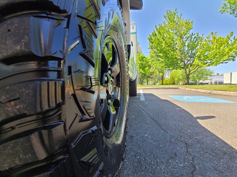 2007 Toyota Tacoma 4X4 / V6 4.0L / TRD OFF ROAD / REAR DIFF LOCK /  / 6 SPEED MANUAL / LIFTED !!! - Photo 51 - Portland, OR 97217