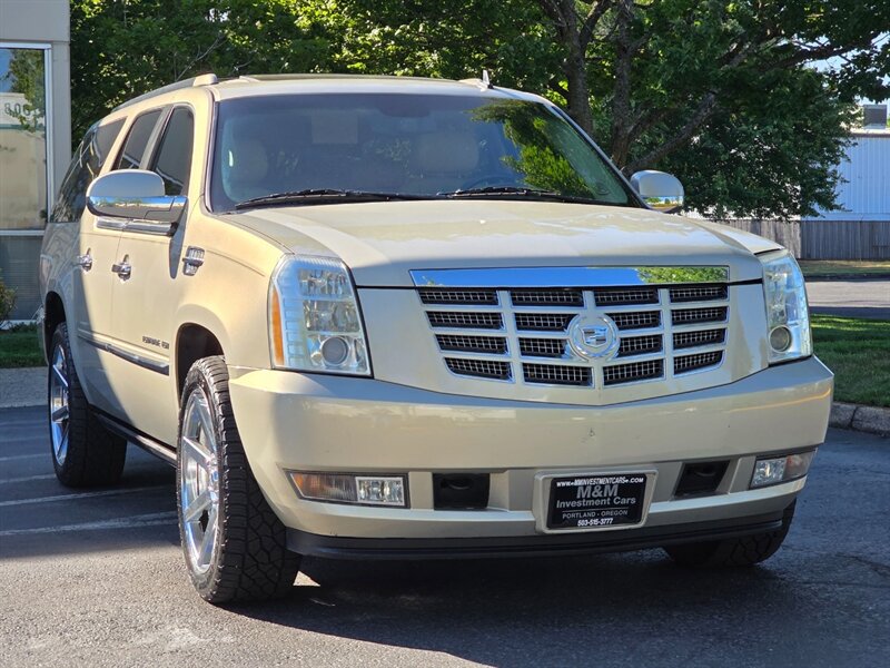 2010 Cadillac Escalade ESV Premium 4WD LWB DVD's BLIND SPOT Fully Loaded LEATHER Sunroof DUB Premium Wheels - Photo 2 - Portland, OR 97217