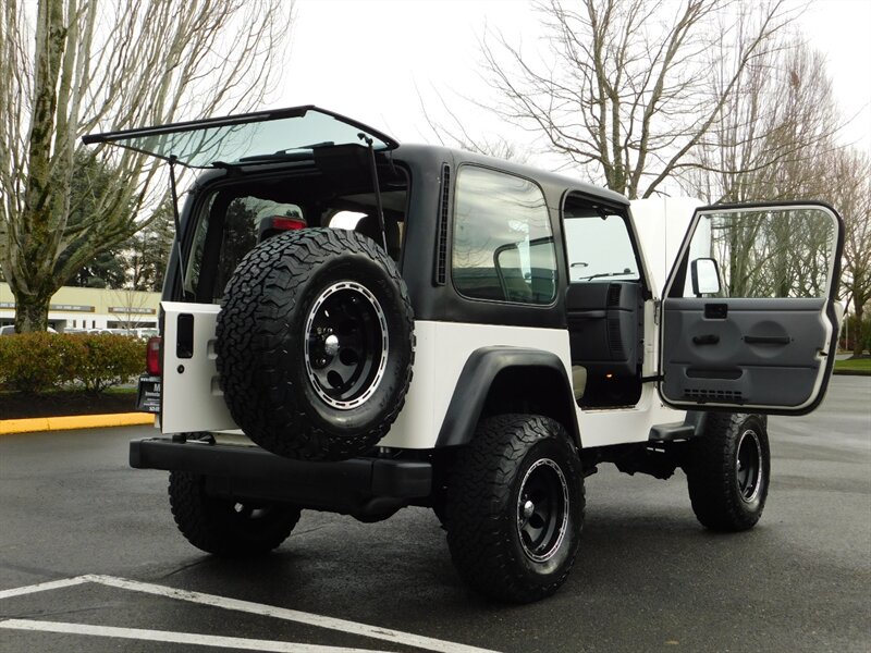 1998 Jeep Wrangler Sport / 4X4 / 6Cyl / 5-SPEED / Hard Top ...