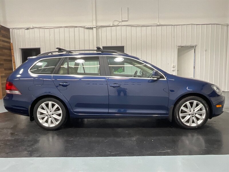 2014 Volkswagen Jetta SportWagen TDI / DIESEL / 6-SPEED MANUAL / LOADED  / Panoramic Sunroof / leather - Photo 4 - Gladstone, OR 97027