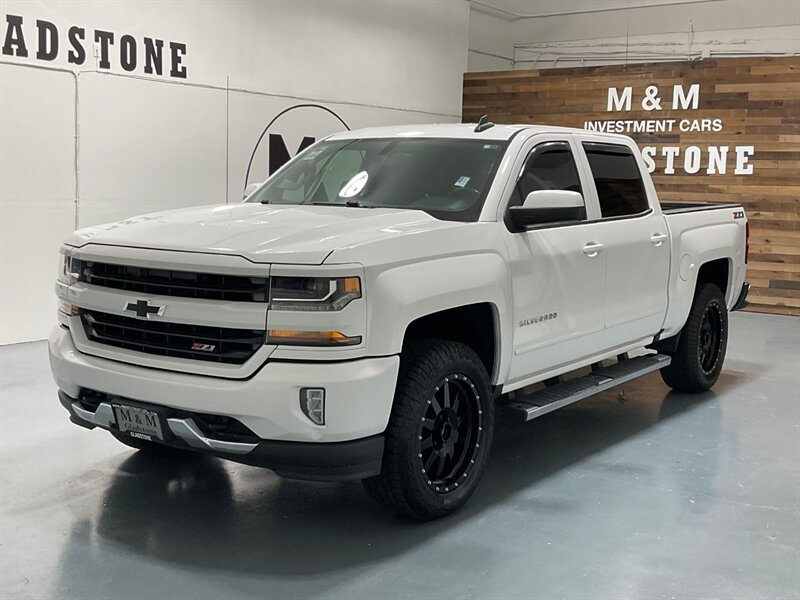 2017 Chevrolet Silverado 1500 LT Z71 Crew Cab 4X4 / 5.3L V8 / Leather Navigation  / ZERO RUST / Heated Seats / Backup Camera / Power Sliding rear window - Photo 60 - Gladstone, OR 97027