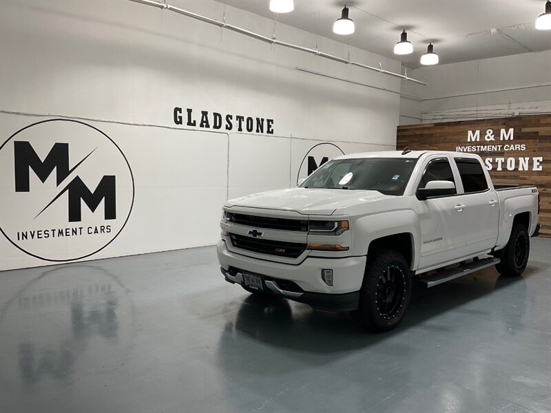 2017 Chevrolet Silverado 1500 LT Z71 Crew Cab 4X4 / 5.3L V8 / Leather Navigation  / ZERO RUST / Heated Seats / Backup Camera / Power Sliding rear window - Photo 25 - Gladstone, OR 97027