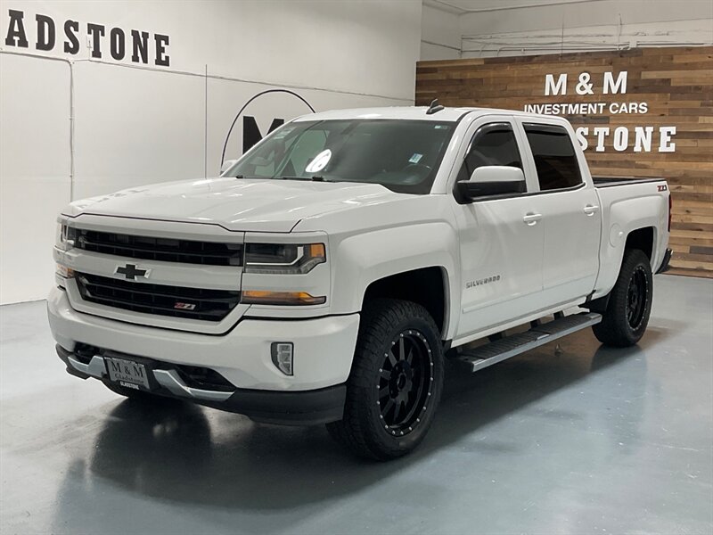 2017 Chevrolet Silverado 1500 LT Z71 Crew Cab 4X4 / 5.3L V8 / Leather Navigation  / ZERO RUST / Heated Seats / Backup Camera / Power Sliding rear window - Photo 1 - Gladstone, OR 97027