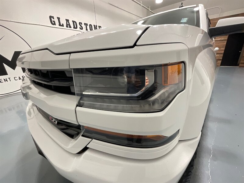 2017 Chevrolet Silverado 1500 LT Z71 Crew Cab 4X4 / 5.3L V8 / Leather Navigation  / ZERO RUST / Heated Seats / Backup Camera / Power Sliding rear window - Photo 27 - Gladstone, OR 97027