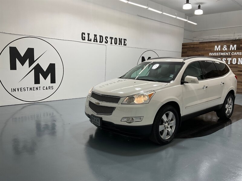 2010 Chevrolet Traverse LTZ Sport Utility AWD / V6 / 3RD ROW SEAT /Leather  / Dual Sunroof / Excel Cond - Photo 5 - Gladstone, OR 97027