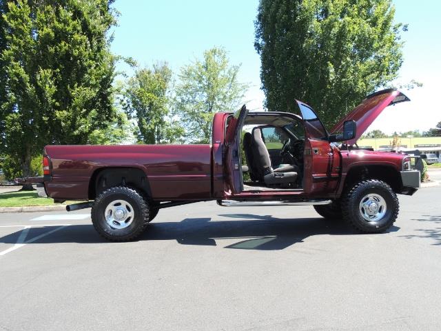 2001 Dodge Ram 2500 4X4 / 5.9 CUMMINS DIESEL / 6 SPEED MANUAL / LIFTED   - Photo 18 - Portland, OR 97217