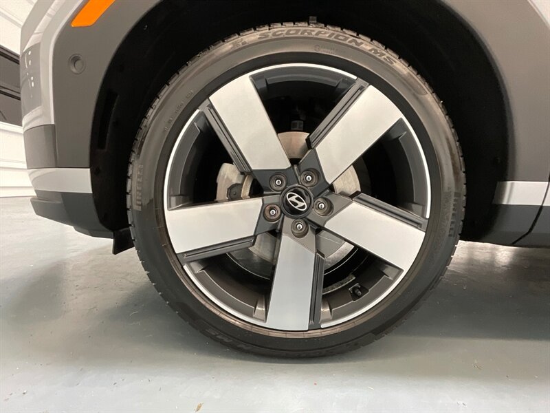2024 Hyundai Santa Fe Limited AWD / 3RD ROW SEAT / ONLY 7,000 MILES  / 1-OWNER LOCAL / DUAL MOONROOF / LOADED / GREAT PRICE - Photo 61 - Gladstone, OR 97027