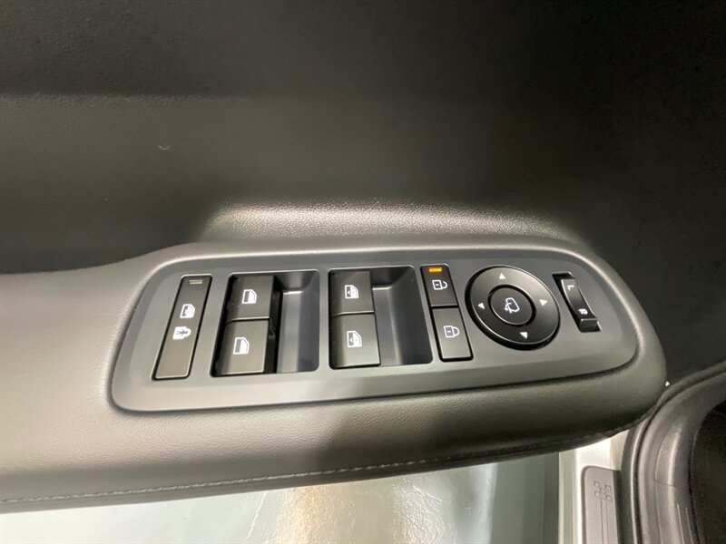 2024 Hyundai Santa Fe Limited AWD / 3RD ROW SEAT / ONLY 7,000 MILES  / 1-OWNER LOCAL / DUAL MOONROOF / LOADED / GREAT PRICE - Photo 47 - Gladstone, OR 97027