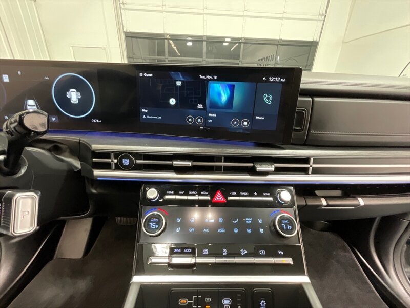 2024 Hyundai Santa Fe Limited AWD / 3RD ROW SEAT / ONLY 7,000 MILES  / 1-OWNER LOCAL / DUAL MOONROOF / LOADED / GREAT PRICE - Photo 15 - Gladstone, OR 97027