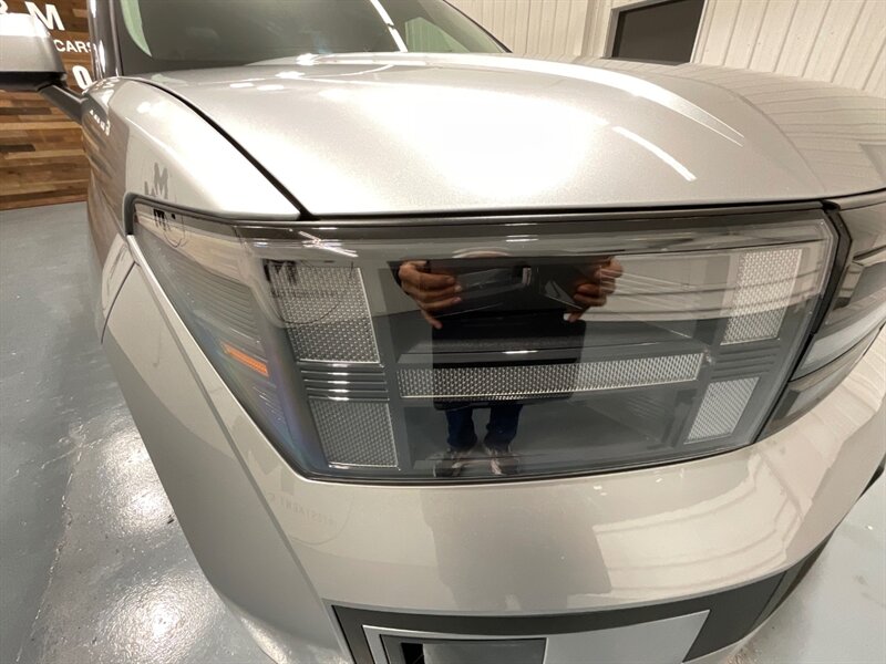 2024 Hyundai Santa Fe Limited AWD / 3RD ROW SEAT / ONLY 7,000 MILES  / 1-OWNER LOCAL / DUAL MOONROOF / LOADED / GREAT PRICE - Photo 27 - Gladstone, OR 97027