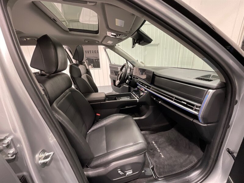 2024 Hyundai Santa Fe Limited AWD / 3RD ROW SEAT / ONLY 7,000 MILES  / 1-OWNER LOCAL / DUAL MOONROOF / LOADED / GREAT PRICE - Photo 13 - Gladstone, OR 97027